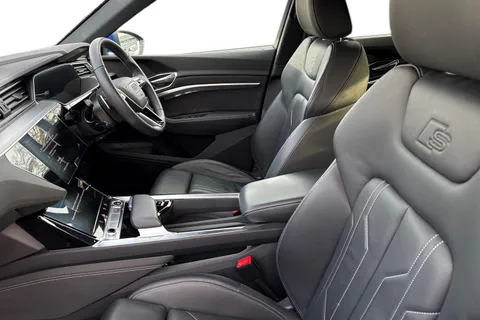 NA73SHJ Audi Q8 e-tron Sportback S line 55 e-tron quattro 300,00 kW Thumbnail #17