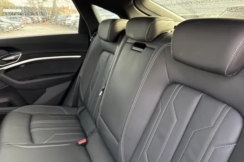 NA73SHJ Audi Q8 e-tron Sportback S line 55 e-tron quattro 300,00 kW Thumbnail #20