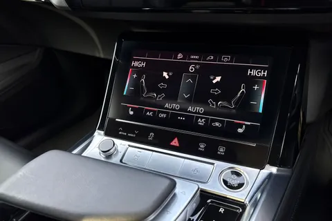 NA73SHJ Audi Q8 e-tron Sportback S line 55 e-tron quattro 300,00 kW Thumbnail #23