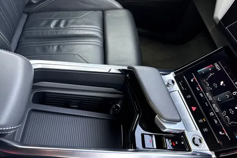 NA73SHJ Audi Q8 e-tron Sportback S line 55 e-tron quattro 300,00 kW Thumbnail #24