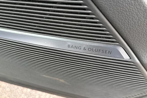 25 of 56 for Audi Q8 Black Edition 55 TFSI quattro 340 PS tiptronic