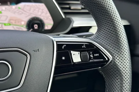 NA73SHJ Audi Q8 e-tron Sportback S line 55 e-tron quattro 300,00 kW Thumbnail #26