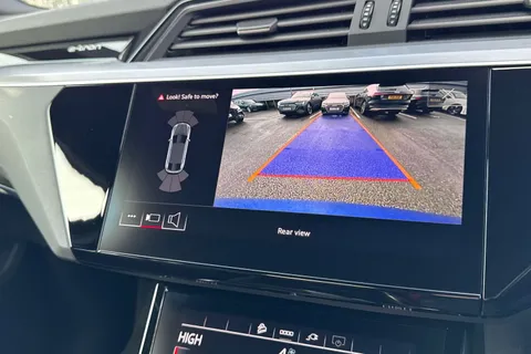 NA73SHJ Audi Q8 e-tron Sportback S line 55 e-tron quattro 300,00 kW Thumbnail #33