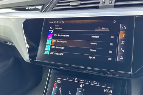 NA73SHJ Audi Q8 e-tron Sportback S line 55 e-tron quattro 300,00 kW Thumbnail #36