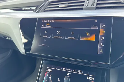 NA73SHJ Audi Q8 e-tron Sportback S line 55 e-tron quattro 300,00 kW Thumbnail #37