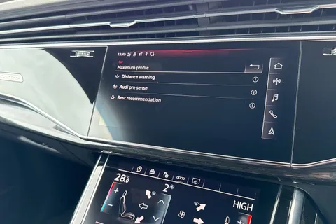 46 of 56 for Audi Q8 Black Edition 55 TFSI quattro 340 PS tiptronic