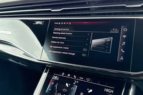 47 of 56 for Audi Q8 Black Edition 55 TFSI quattro 340 PS tiptronic