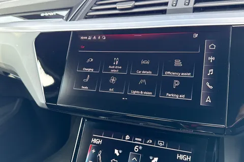 NA73SHJ Audi Q8 e-tron Sportback S line 55 e-tron quattro 300,00 kW Thumbnail #46