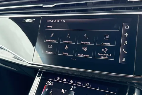 49 of 56 for Audi Q8 Black Edition 55 TFSI quattro 340 PS tiptronic