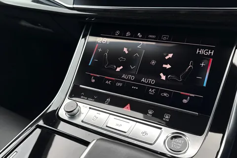 50 of 56 for Audi Q8 Black Edition 55 TFSI quattro 340 PS tiptronic