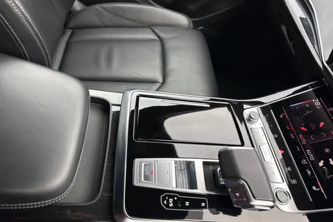 51 of 56 for Audi Q8 Black Edition 55 TFSI quattro 340 PS tiptronic