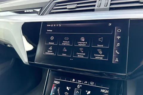 NA73SHJ Audi Q8 e-tron Sportback S line 55 e-tron quattro 300,00 kW Thumbnail #52