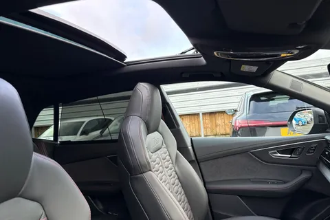 Audi RS Q8 4.0 TFSI V8 Performance Carbon Vorsprung Tiptronic quattro Euro 6 (s/s) 5dr Thumbnail #27