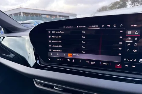  Audi A5 Avant 2.0 e-hybrid 25.9kWh S line S Tronic quattro Euro 6 (s/s) 5dr Thumbnail #37