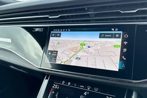 Audi RS Q8 4.0 TFSI V8 Performance Carbon Vorsprung Tiptronic quattro Euro 6 (s/s) 5dr Thumbnail #47