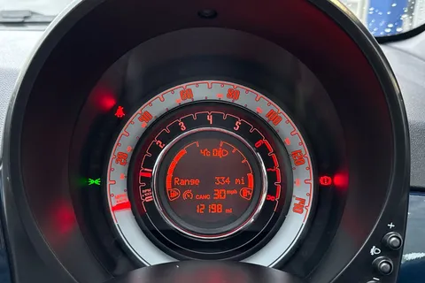 DX23GHZ FIAT 500 1.0 MHEV Dolcevita Euro 6 (s/s) 3dr Thumbnail #42