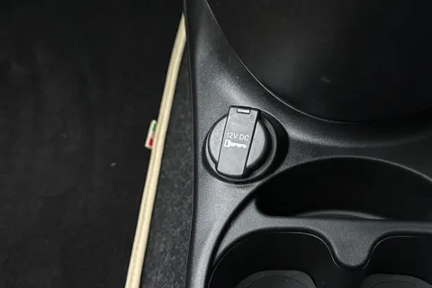 DX23GHZ FIAT 500 1.0 MHEV Dolcevita Euro 6 (s/s) 3dr Thumbnail #54