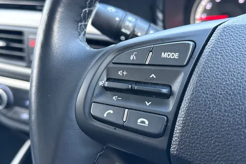 NG72FSX Hyundai I10 1.0 MPi Premium 5dr Auto Thumbnail #44