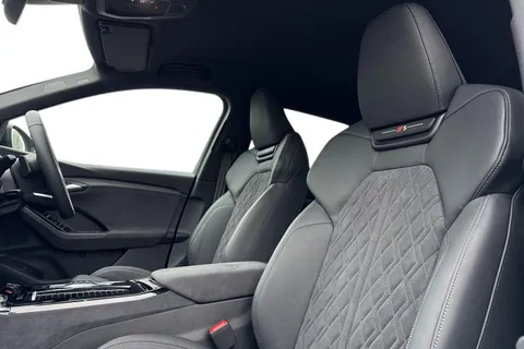 LM75CVX Audi Q6 E-Tron Q6 SUV Edition 1 e-tron quattro 285,00 kW Thumbnail #16