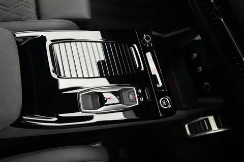 LM75CVX Audi Q6 E-Tron Q6 SUV Edition 1 e-tron quattro 285,00 kW Thumbnail #23