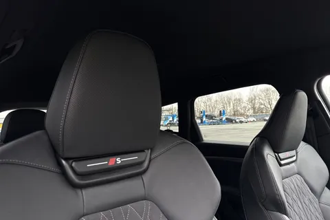 LM75CVX Audi Q6 E-Tron Q6 SUV Edition 1 e-tron quattro 285,00 kW Thumbnail #24