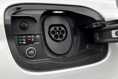 LM75CVX Audi Q6 E-Tron Q6 SUV Edition 1 e-tron quattro 285,00 kW Thumbnail #31