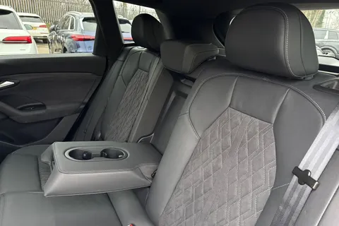 LM75CVX Audi Q6 E-Tron Q6 SUV Edition 1 e-tron quattro 285,00 kW Thumbnail #34