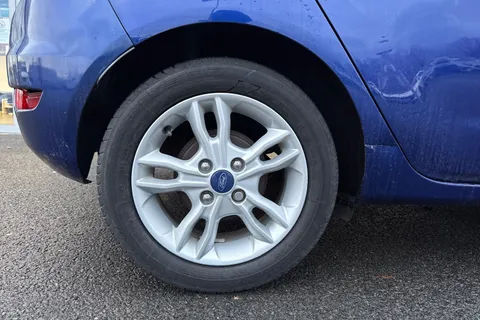 HY16CEJ Ford Fiesta 1.0 EcoBoost Zetec 5dr Thumbnail #10