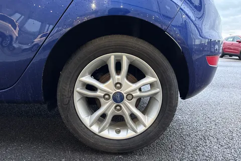 HY16CEJ Ford Fiesta 1.0 EcoBoost Zetec 5dr Thumbnail #12