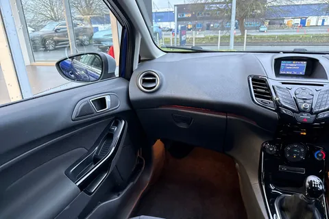 HY16CEJ Ford Fiesta 1.0 EcoBoost Zetec 5dr Thumbnail #19