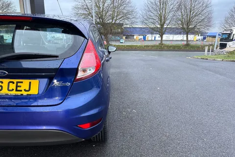 HY16CEJ Ford Fiesta 1.0 EcoBoost Zetec 5dr Thumbnail #30