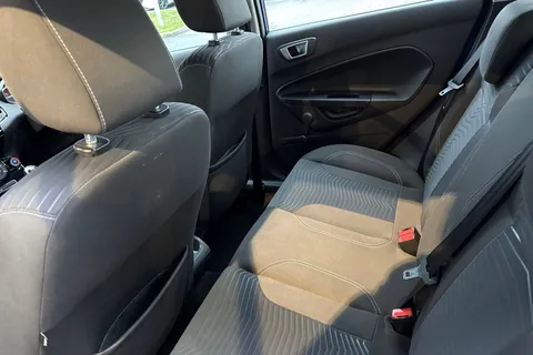 HY16CEJ Ford Fiesta 1.0 EcoBoost Zetec 5dr Thumbnail #32