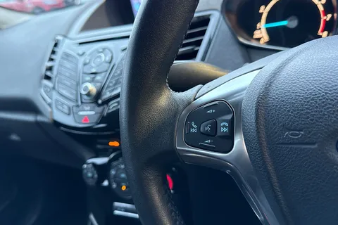 HY16CEJ Ford Fiesta 1.0 EcoBoost Zetec 5dr Thumbnail #35