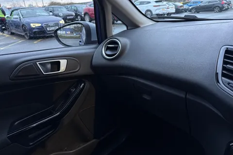 HY16CEJ Ford Fiesta 1.0 EcoBoost Zetec 5dr Thumbnail #52