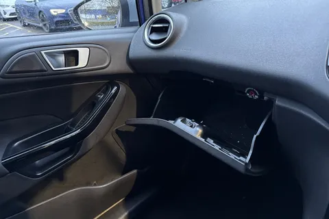 HY16CEJ Ford Fiesta 1.0 EcoBoost Zetec 5dr Thumbnail #53