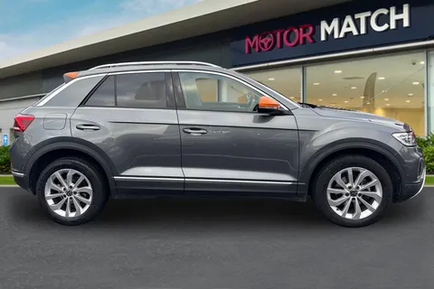 WD22MFF Volkswagen T-Roc 1.5 TSI Style DSG Euro 6 (s/s) 5dr Thumbnail #4