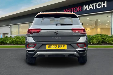 WD22MFF Volkswagen T-Roc 1.5 TSI Style DSG Euro 6 (s/s) 5dr Thumbnail #5