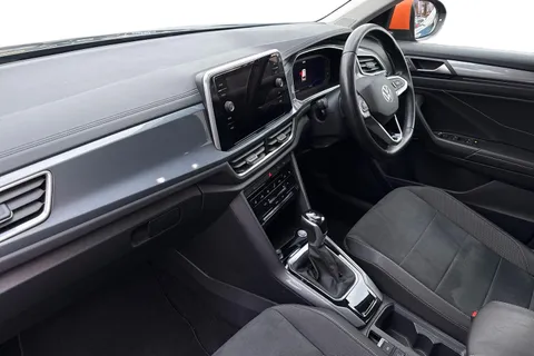 WD22MFF Volkswagen T-Roc 1.5 TSI Style DSG Euro 6 (s/s) 5dr Thumbnail #9