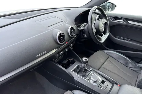 YF19WBZ Audi A3 1.0 TFSI 30 Black Edition Sportback Euro 6 (s/s) 5dr Thumbnail #10