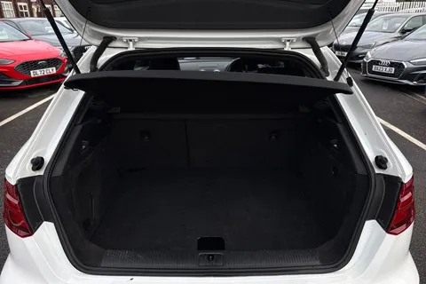 YF19WBZ Audi A3 1.0 TFSI 30 Black Edition Sportback Euro 6 (s/s) 5dr Thumbnail #11