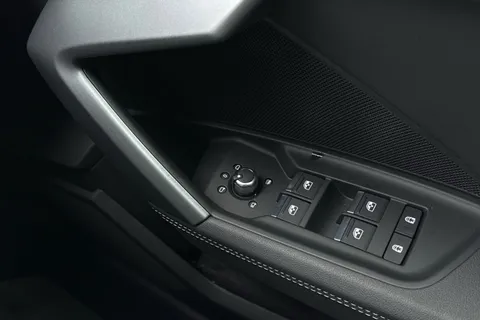 33 of 46 for Audi A3 1.5 TFSI 30 S line S Tronic Euro 6 (s/s) 4dr