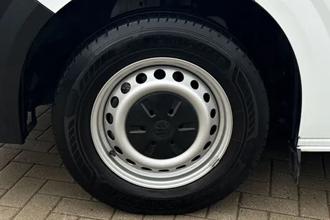 MF25JKV Volkswagen Transporter 2.0 TDI 150 Commerce Plus Van Thumbnail #7