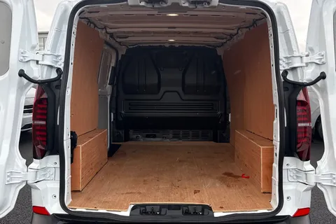 MF25JKK Volkswagen Transporter 2.0 TDI 150 Commerce Plus Van Thumbnail #10
