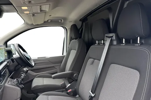 MF25JKV Volkswagen Transporter 2.0 TDI 150 Commerce Plus Van Thumbnail #11