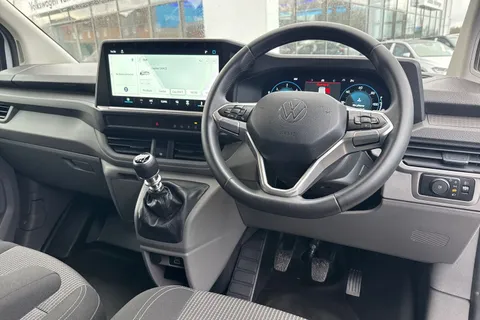 MF25JKV Volkswagen Transporter 2.0 TDI 150 Commerce Plus Van Thumbnail #13