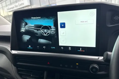 MF25JKV Volkswagen Transporter 2.0 TDI 150 Commerce Plus Van Thumbnail #19