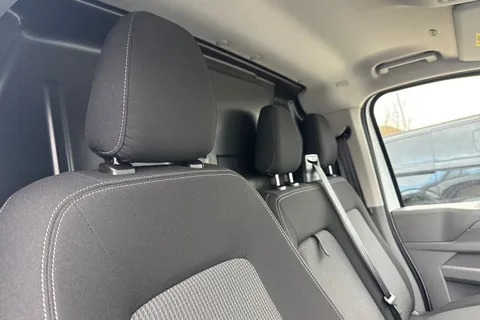 MF25JKV Volkswagen Transporter 2.0 TDI 150 Commerce Plus Van Thumbnail #21