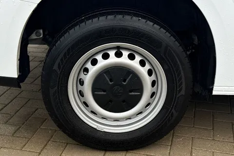 MF25JKV Volkswagen Transporter 2.0 TDI 150 Commerce Plus Van Thumbnail #23