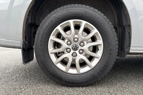 DF25HBN Volkswagen Transporter 2.0 TDI 110 Commerce Pro Van Thumbnail #11