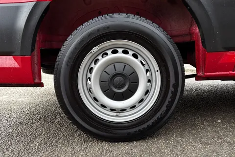 PK25XLX Volkswagen Crafter 2.0 TDI 140PS Commerce High Roof Van 8sp Auto Thumbnail #13